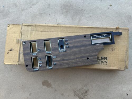 1970 NOS MOPAR Dodge Polara, Monaco Super-Lite Bezel