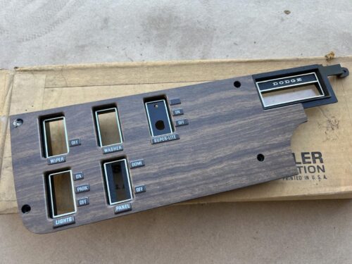 1970 NOS MOPAR Dodge Polara, Monaco Super-Lite Bezel - Image 3