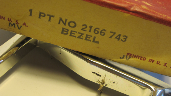 1962-1965 MoPar Dome Lamp Lens and Bezel - Image 2